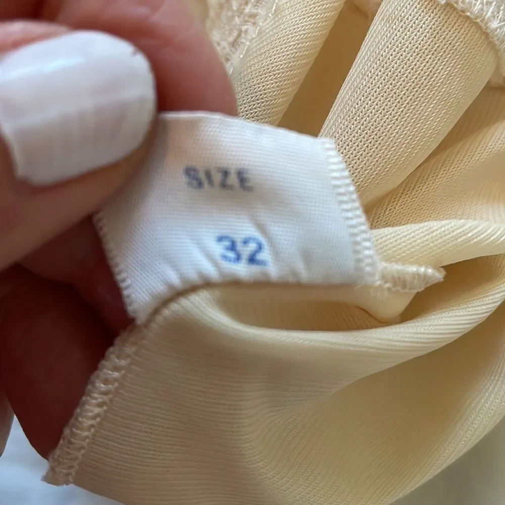 Vtg 50s/60s Charmode cream colored‎ full slip with lace details - Picture 13 of 13